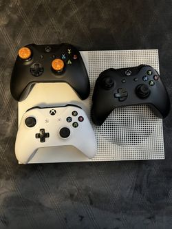 Xbox One S 1tb 3 Remotes 14 Games
