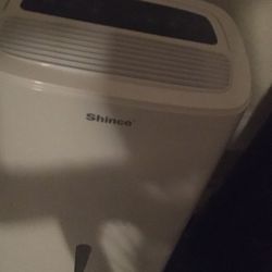 Shinco Dehumidifier 