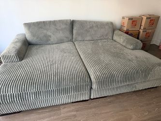 Gray super chaise sectional sofa Lindyn