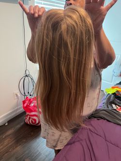 Glueless wig