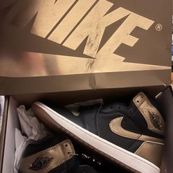 Air Jordan 1 Retro High OG - Size 10.5 - $120 OBO
