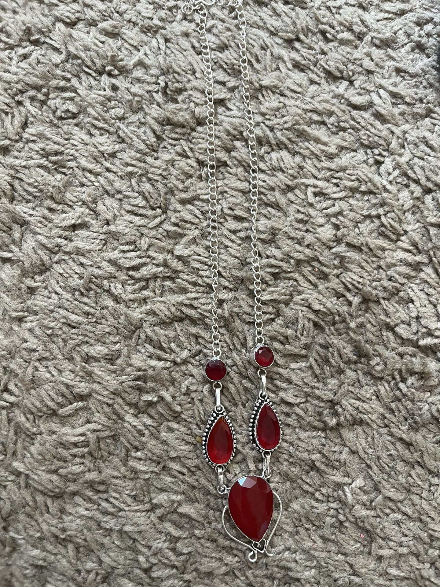 Sterling Silver Garnet Necklace 30$ Very Firm 