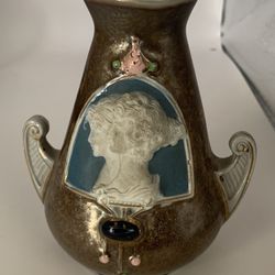 Porcelain Vase With Female Heads Late 19th/early 20th