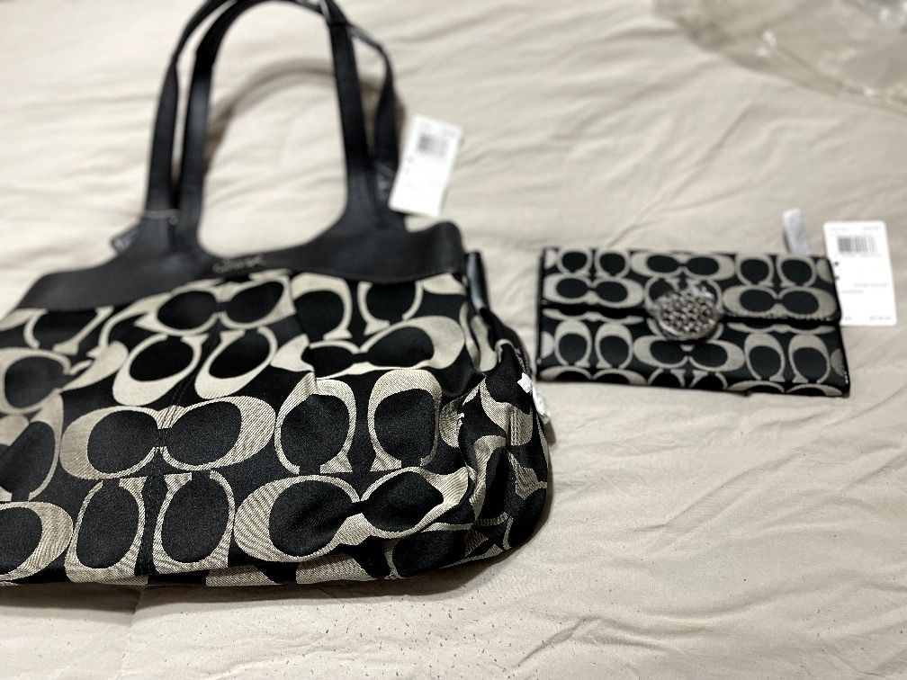 Coach Purse & Wallet NWT. 50% OFF RETAIL