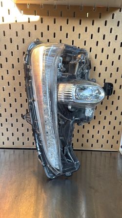 Toyota Prius Prime Left LED 17-22 💡