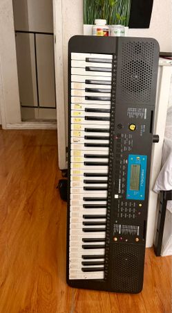 Medeli M211K 61-key electronic keyboard with built-in speakers