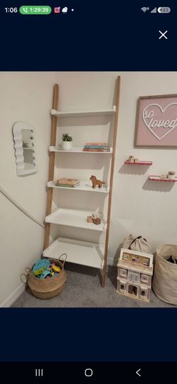 Shelf (wooden)