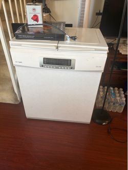 Kimchi refrigerator can also be used as fridge for any kind of food