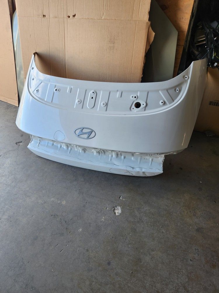 2023-2024 Hyundai Ioniq 6 SEL Trunk Lid Oem