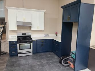 Kitchen cabinet Display For Sale