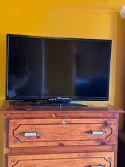 RCA tv, 32 inches