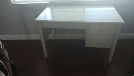 Computer table