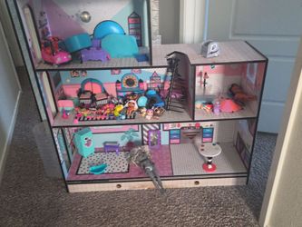LOL doll house & accessories