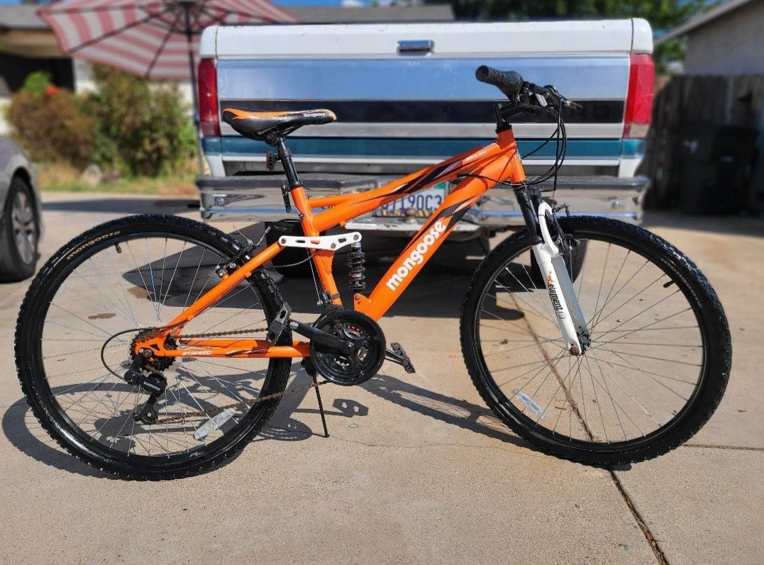 Mongoose Bedlam Men's Mountain Bike