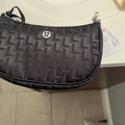 lululemon purse