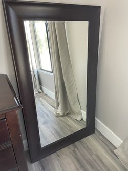 Move out sale! Beautiful Bassett Wood Mirror 