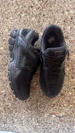 Nike Zoom Vomero 5 “Triple Black”