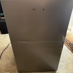 Hisense 4.4CF Silver Mini Fridge