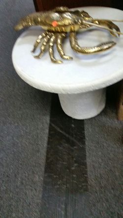 Set of 2 white end tables.