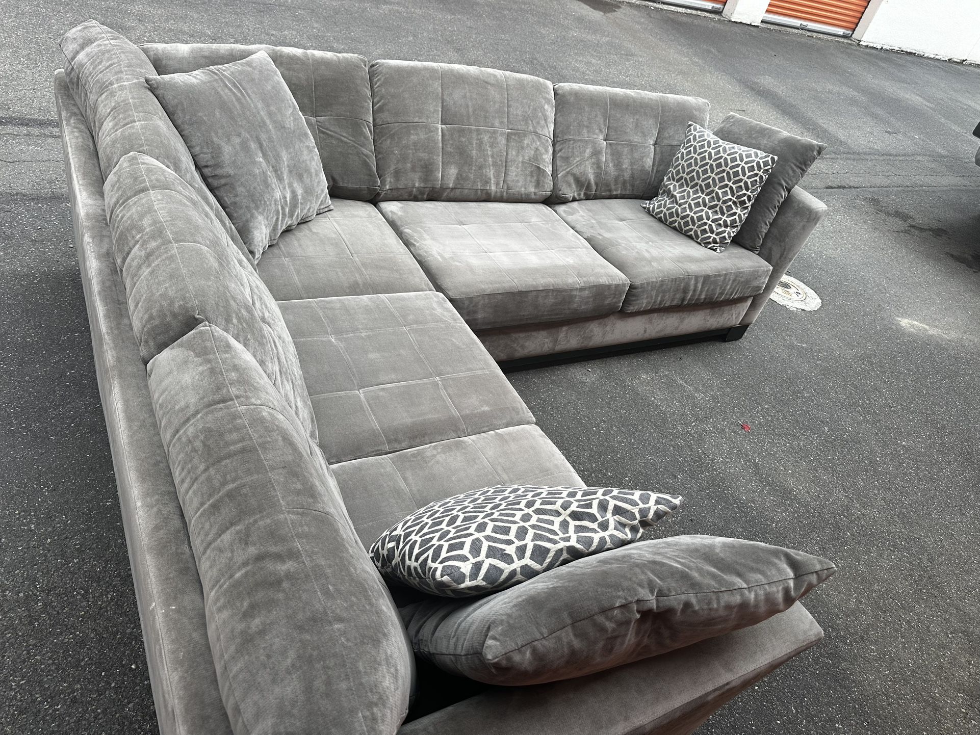 Macys Sectional Sofa Couch - FREE DELIVERY 🚚