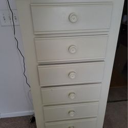 Broyhill 2 Piece Set