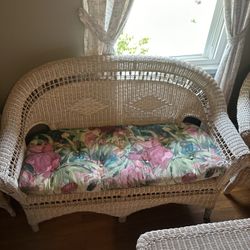 White Wicker Furniture 