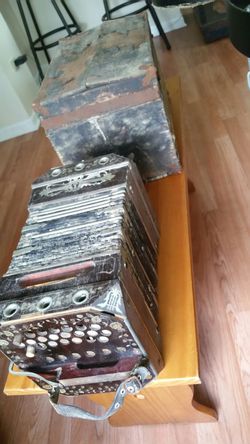 Vintage chenmitzer concertina