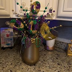 One Of A Kinda Mardi Gras Arrangement 