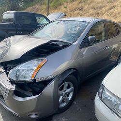 2010 Nissan Rogue 2.5L For Parts
