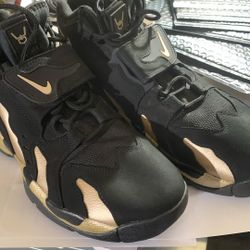 Nike Air DT Max '96 SIZE 9.5 "New Condition" in black and vegas gold, 
