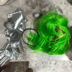 Alien Costume  Wig Silver Gloves/headband $15