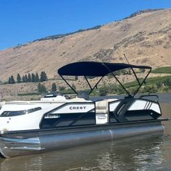 2021 Crest Pontoon 