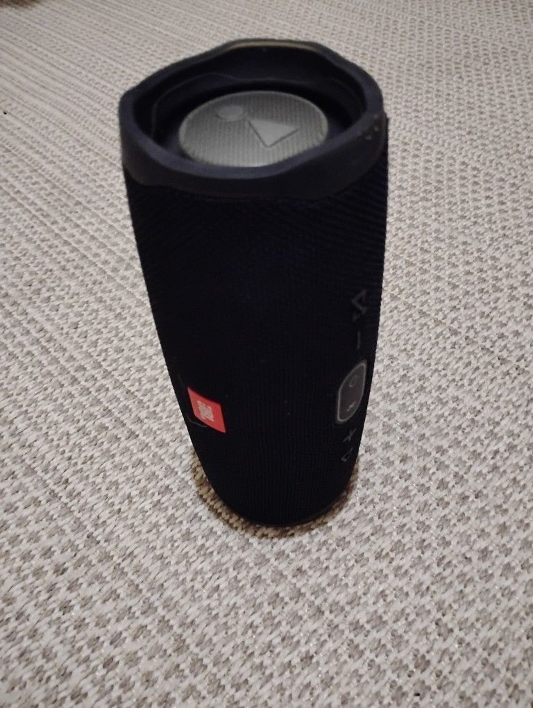 JBL Charge 4 Bluetooth Speaker