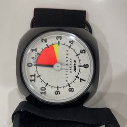 "Skydiving Adventure Must-Have: Wrist-Mounted Altimeter - Get Yours Now!"