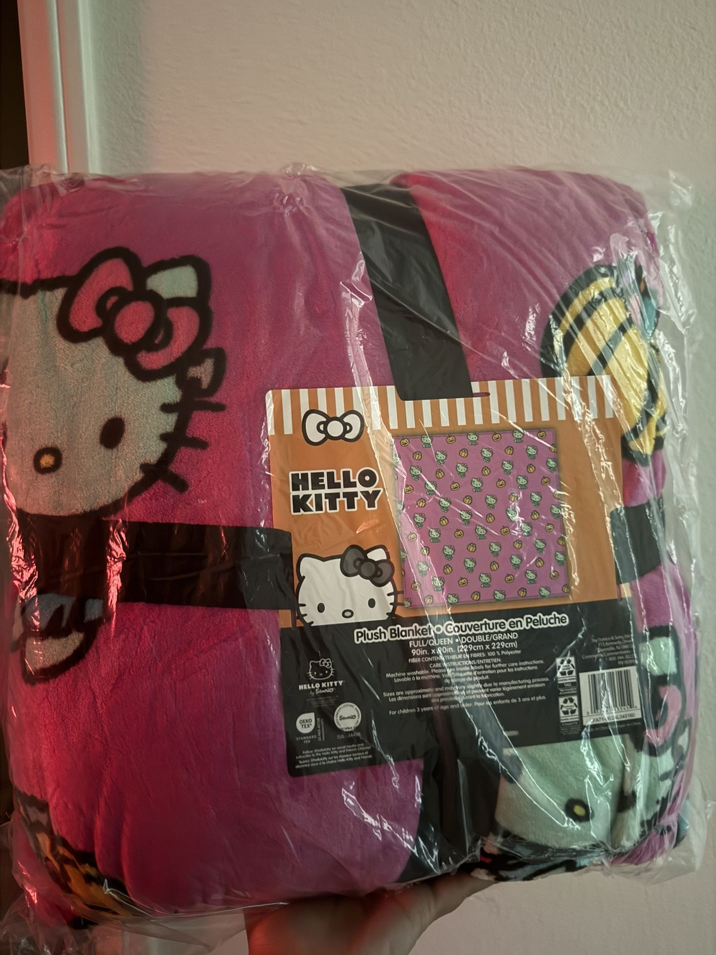 Hello Kitty Frankie Blanket Queen
