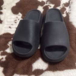 Yeezy slyders