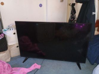 45" slightly used Roku apple tv