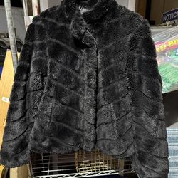 SLIGHTLY USED (CISONO FAUX FUR BOMBER JACKET) SIZE  M