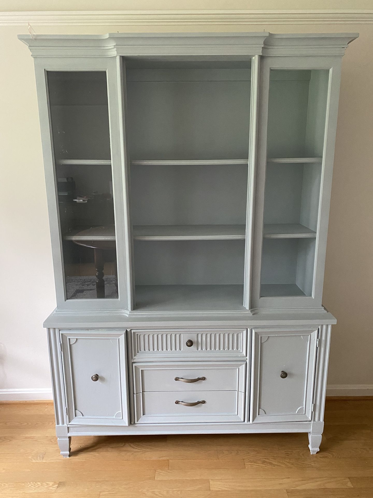 China Cabinet / Hutch