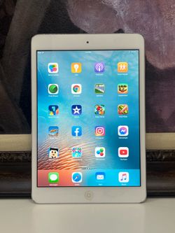 Apple iPad Mini 1st Gen Black A1432 16GB Tablet 7.9” iOS 9.3.5 - $25