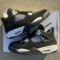 Jordan 4 White Thunder   