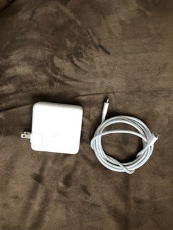 Apple MacBook C-type charge