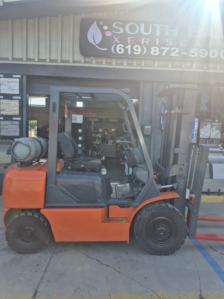 ** Komatsu 5k All Terrain Forklift **