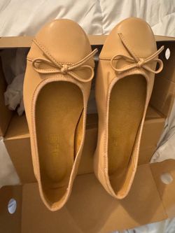 Project Cloud beige flats size 9