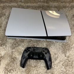 PS5 WITH 2 CONTROLLERS (read Description)