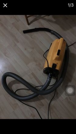 Car vacuum