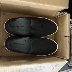 Men’s Seavees Size 10 