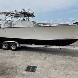 2000 Stuart Angler Center Console