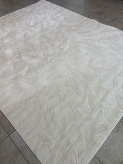 Luxe brand Large Cream Area Rug with Floral Pattern - 8x10 feet - E103