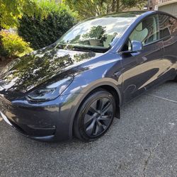 2024 Tesla Model Y Long Range AWD 7-Seater